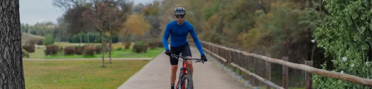 Visión periférica y seguridad en ruta: ¿por qué los ciclistas necesitan lentes de base 8?